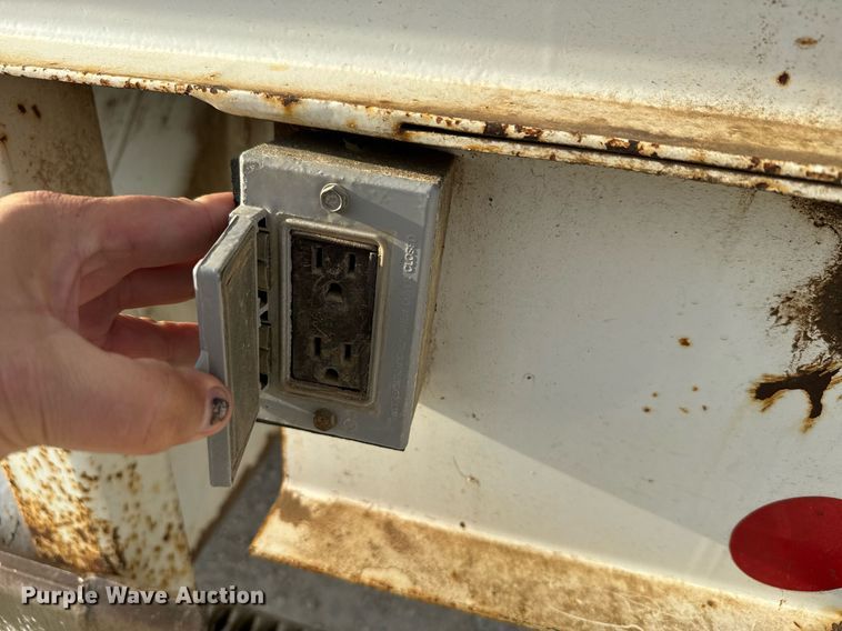 image for item DX3730 2007 International 7300 digger derrick truck