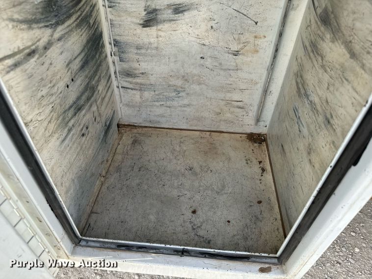 image for item DX3730 2007 International 7300 digger derrick truck