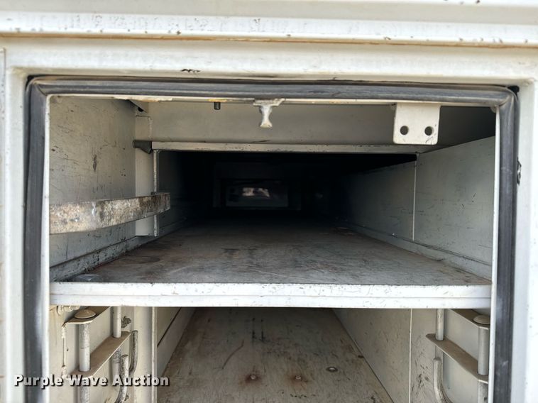 image for item DX3730 2007 International 7300 digger derrick truck