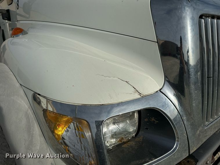 image for item DX3730 2007 International 7300 digger derrick truck