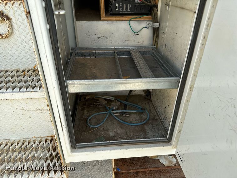 image for item DX3730 2007 International 7300 digger derrick truck