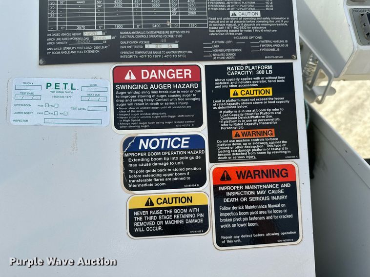 image for item DX3730 2007 International 7300 digger derrick truck