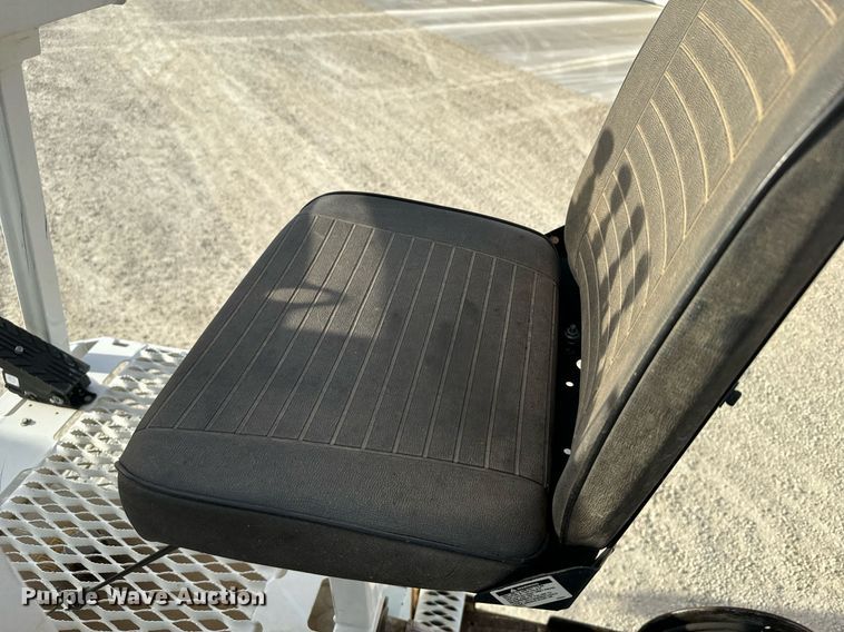 image for item DX3730 2007 International 7300 digger derrick truck