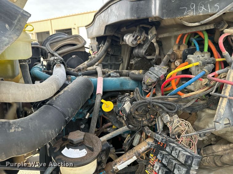 image for item DX3730 2007 International 7300 digger derrick truck