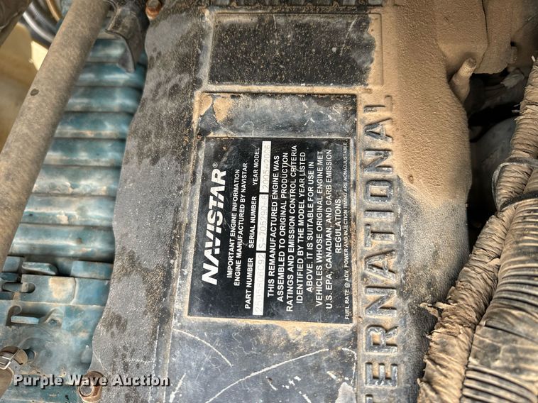 image for item DX3730 2007 International 7300 digger derrick truck