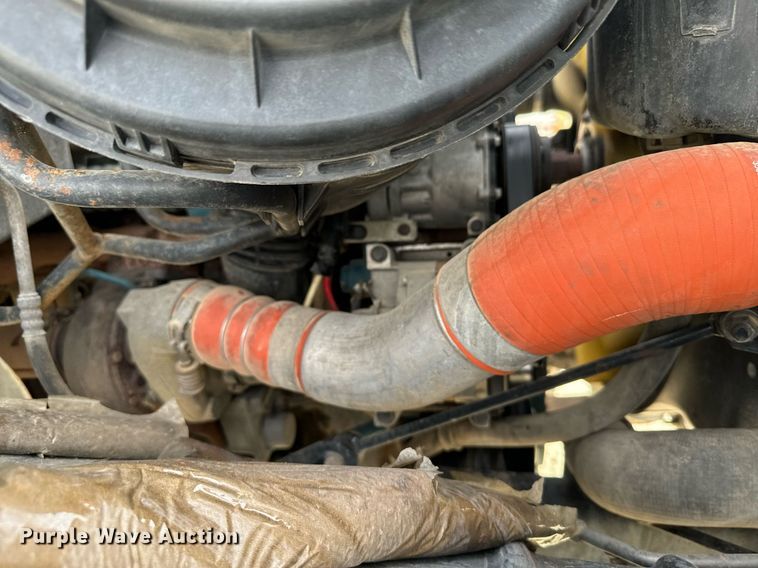 image for item DX3730 2007 International 7300 digger derrick truck