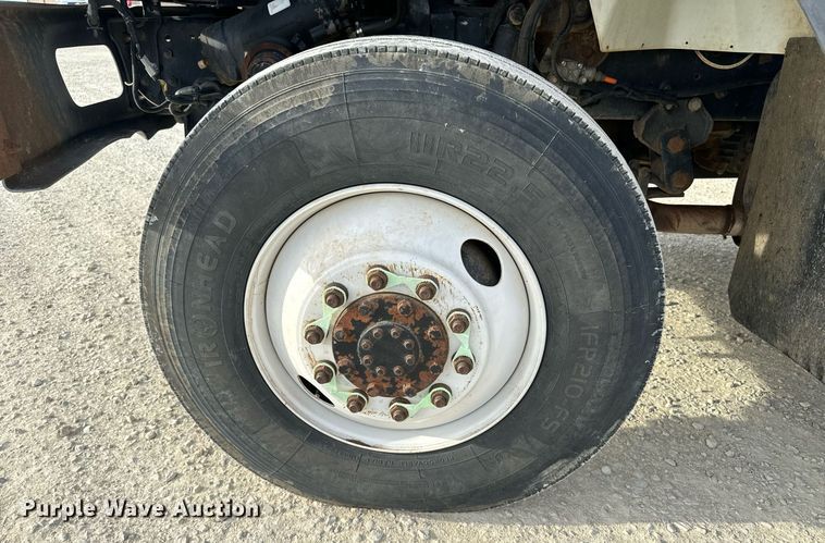 image for item DX3730 2007 International 7300 digger derrick truck