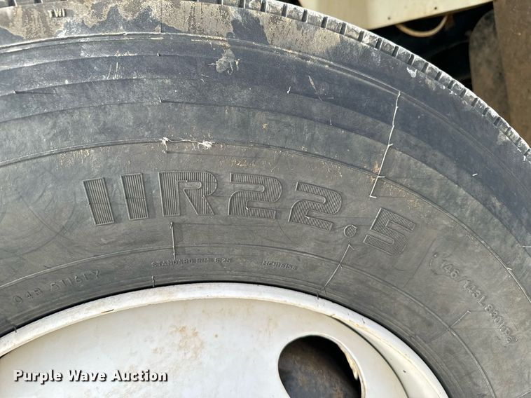 image for item DX3730 2007 International 7300 digger derrick truck