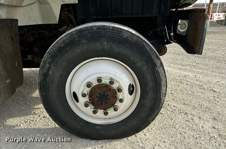 image for item DX3730 2007 International 7300 digger derrick truck