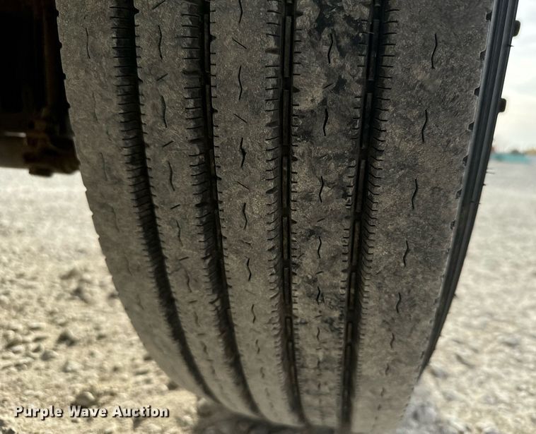 image for item DX3730 2007 International 7300 digger derrick truck