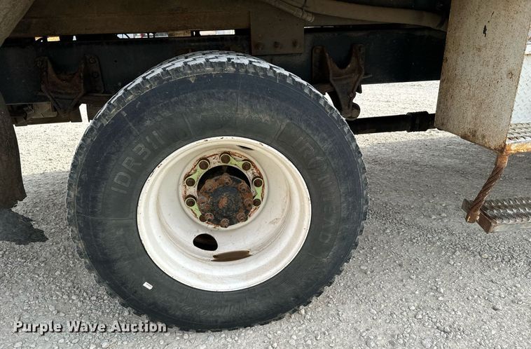 image for item DX3730 2007 International 7300 digger derrick truck