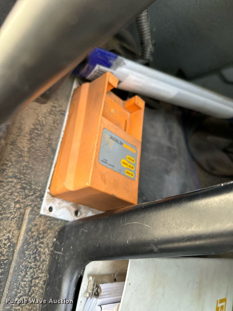 image for item DX3730 2007 International 7300 digger derrick truck