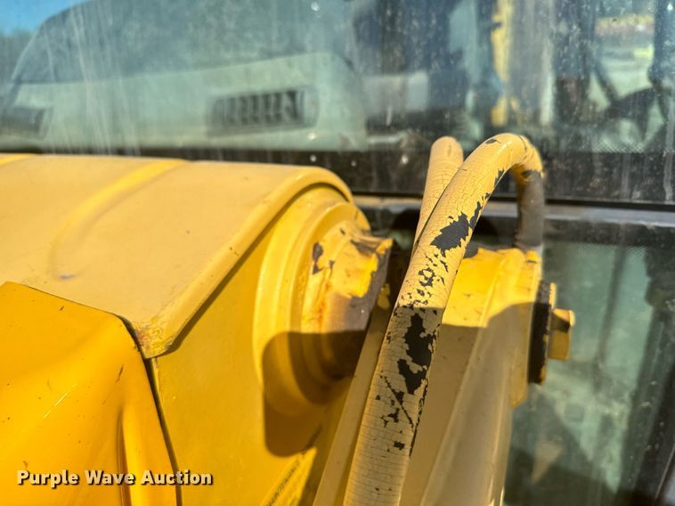 image for item DX3732 New Holland B95 backhoe