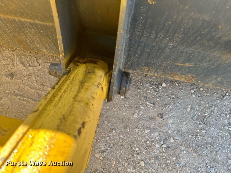 image for item DX3732 New Holland B95 backhoe