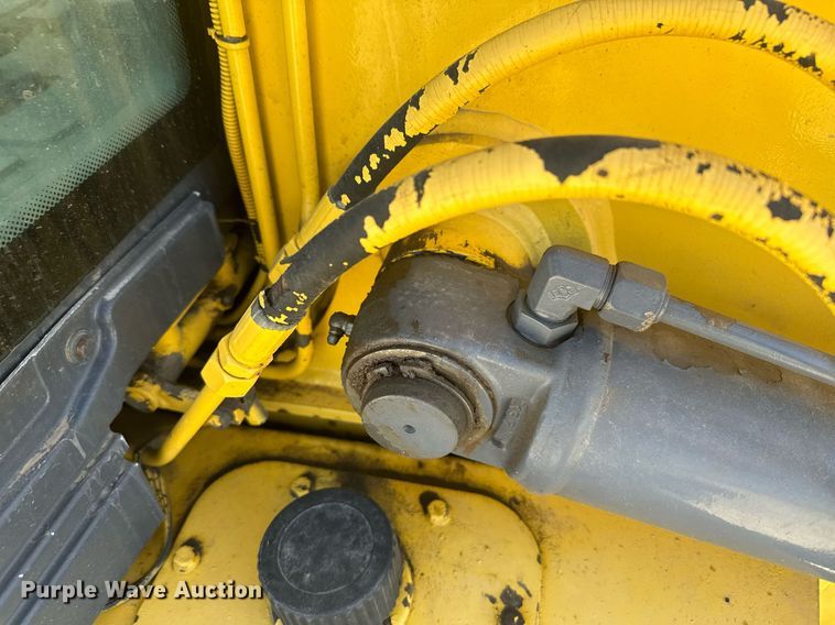 image for item DX3732 New Holland B95 backhoe