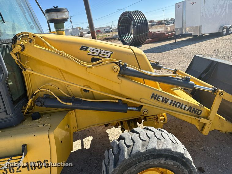 image for item DX3732 New Holland B95 backhoe