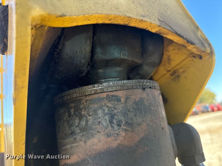 image for item DX3732 New Holland B95 backhoe