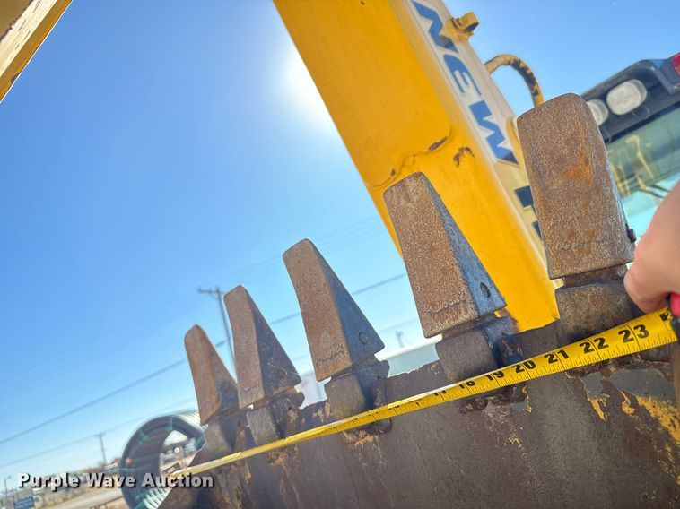 image for item DX3732 New Holland B95 backhoe