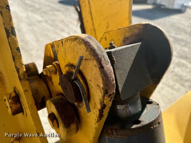 image for item DX3732 New Holland B95 backhoe