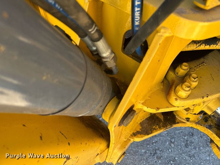 image for item DX3732 New Holland B95 backhoe