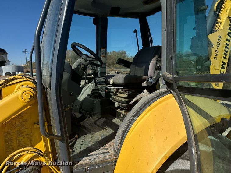 image for item DX3732 New Holland B95 backhoe