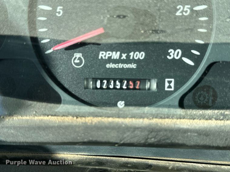 image for item DX3732 New Holland B95 backhoe