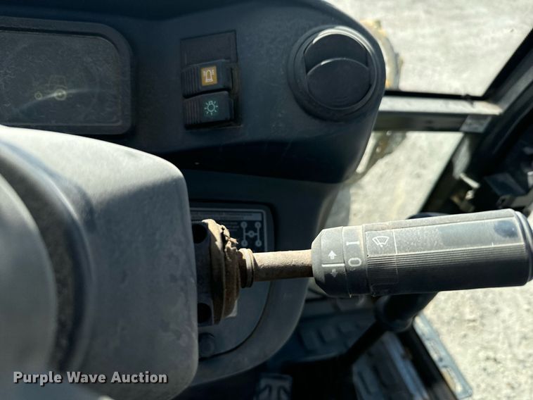 image for item DX3732 New Holland B95 backhoe