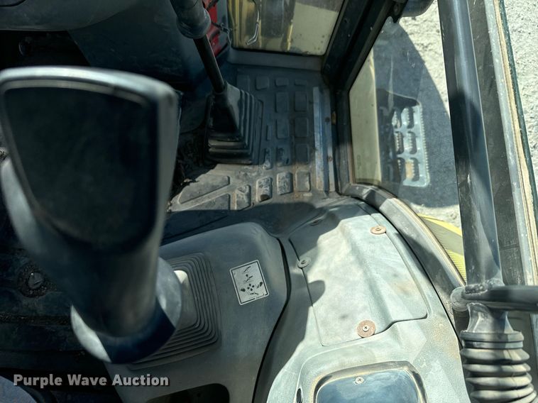 image for item DX3732 New Holland B95 backhoe