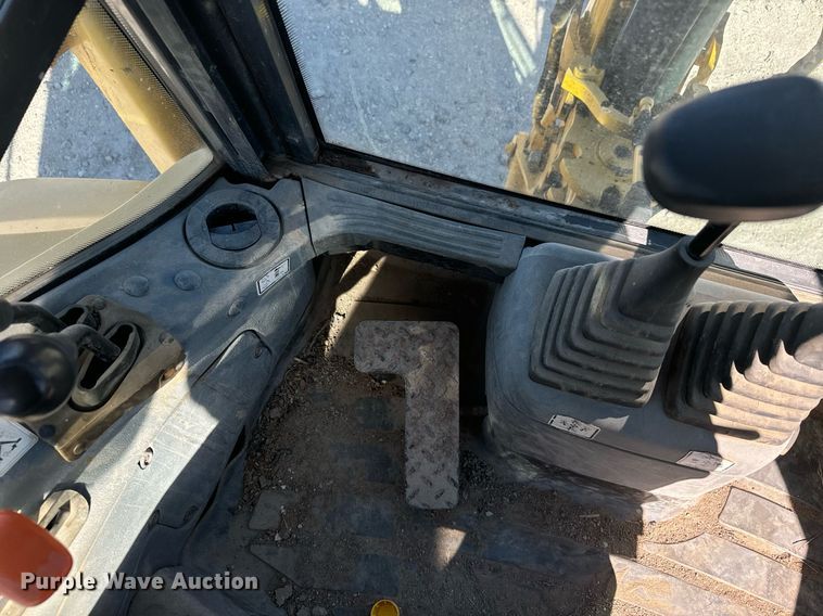 image for item DX3732 New Holland B95 backhoe