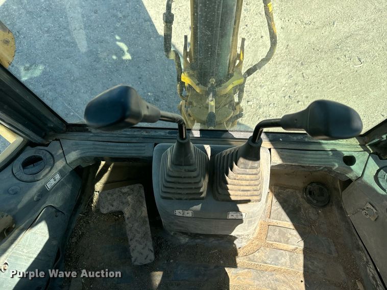 image for item DX3732 New Holland B95 backhoe