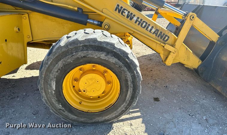 image for item DX3732 New Holland B95 backhoe