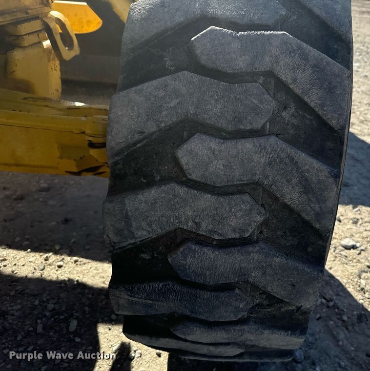 image for item DX3732 New Holland B95 backhoe