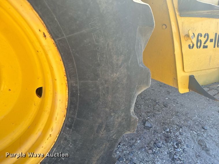 image for item DX3732 New Holland B95 backhoe