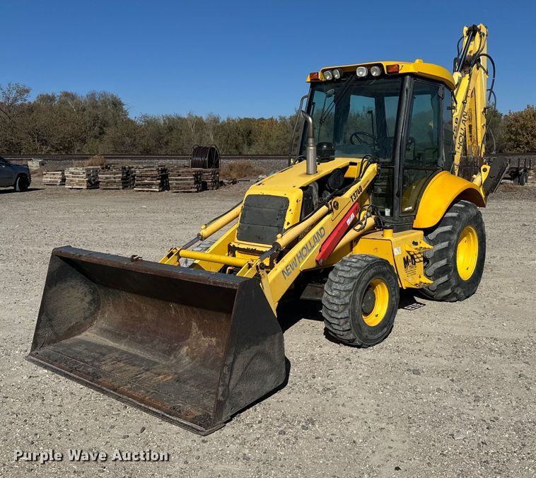 image for item DX3733 2003 New Holland LB75B backhoe