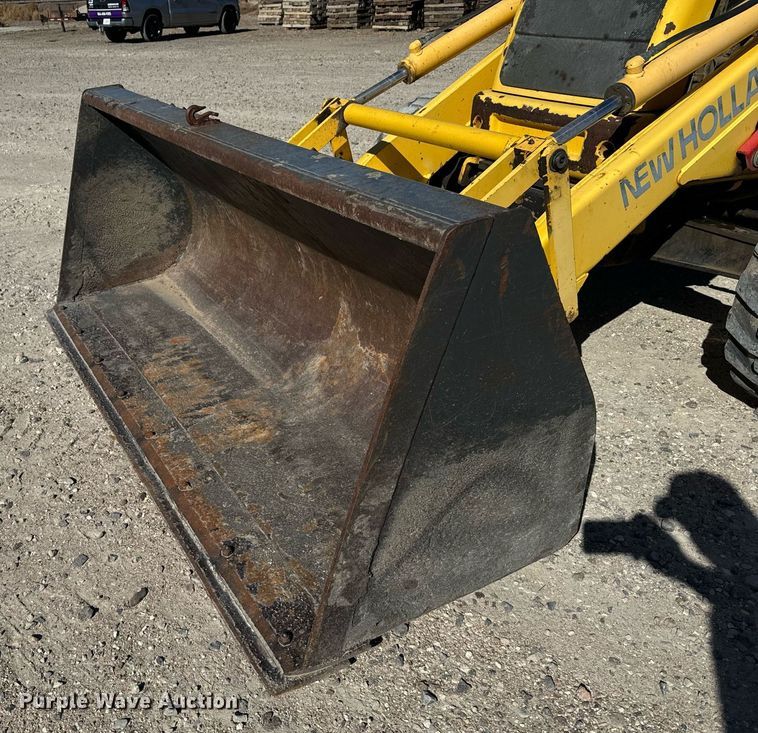 image for item DX3733 2003 New Holland LB75B backhoe