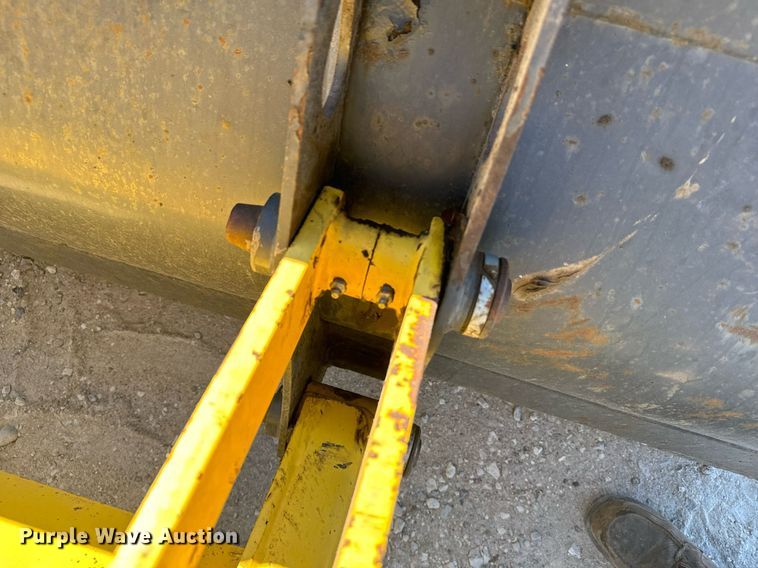 image for item DX3733 2003 New Holland LB75B backhoe