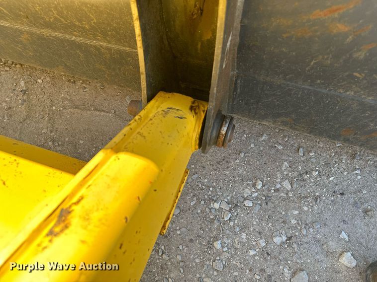 image for item DX3733 2003 New Holland LB75B backhoe