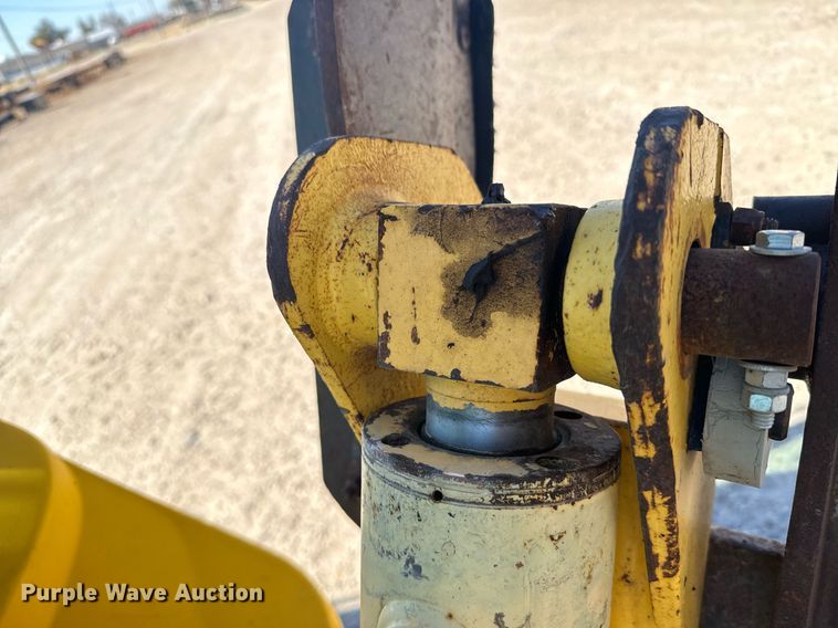 image for item DX3733 2003 New Holland LB75B backhoe