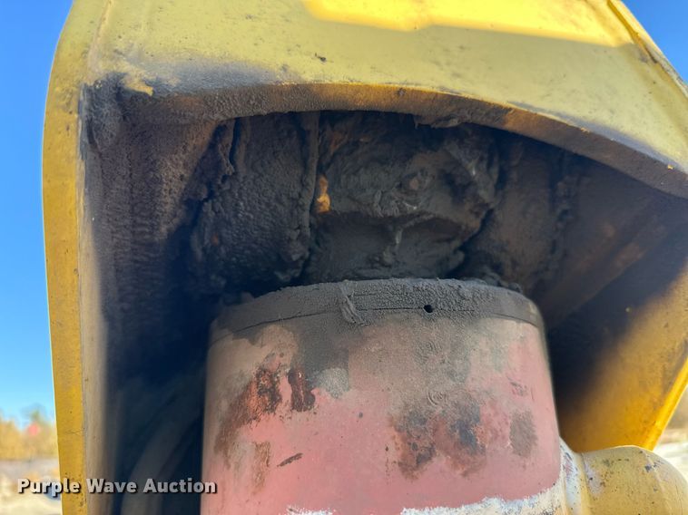 image for item DX3733 2003 New Holland LB75B backhoe