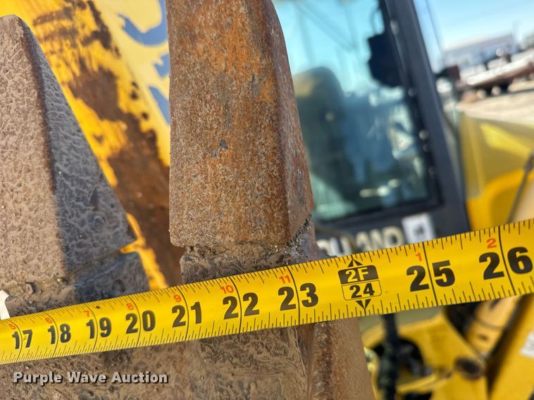 image for item DX3733 2003 New Holland LB75B backhoe