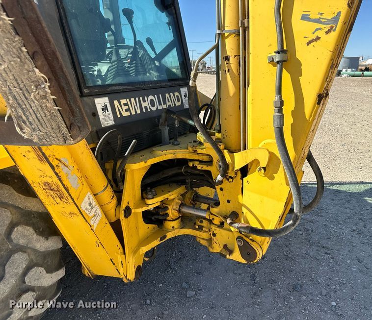 image for item DX3733 2003 New Holland LB75B backhoe