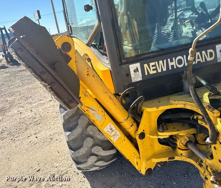 image for item DX3733 2003 New Holland LB75B backhoe
