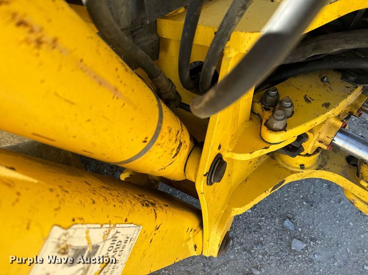 image for item DX3733 2003 New Holland LB75B backhoe