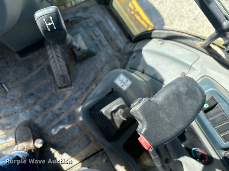 image for item DX3733 2003 New Holland LB75B backhoe