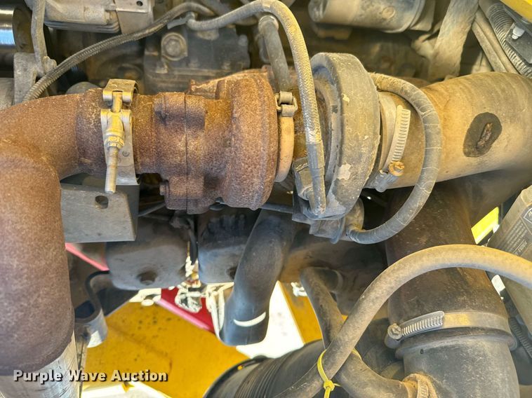 image for item DX3733 2003 New Holland LB75B backhoe