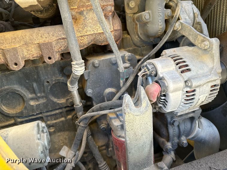 image for item DX3733 2003 New Holland LB75B backhoe