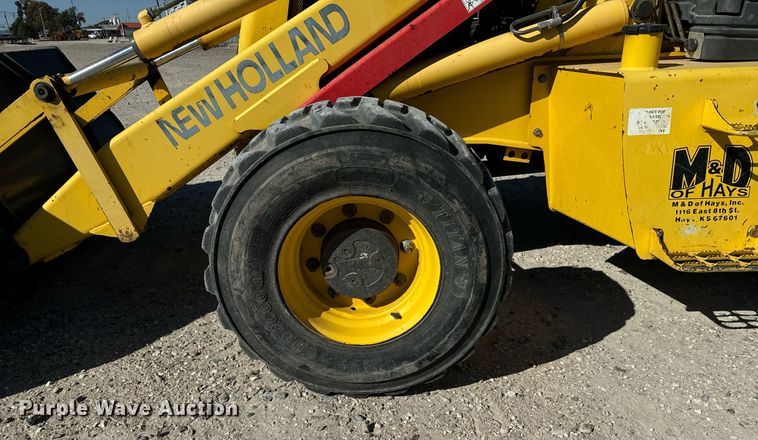 image for item DX3733 2003 New Holland LB75B backhoe