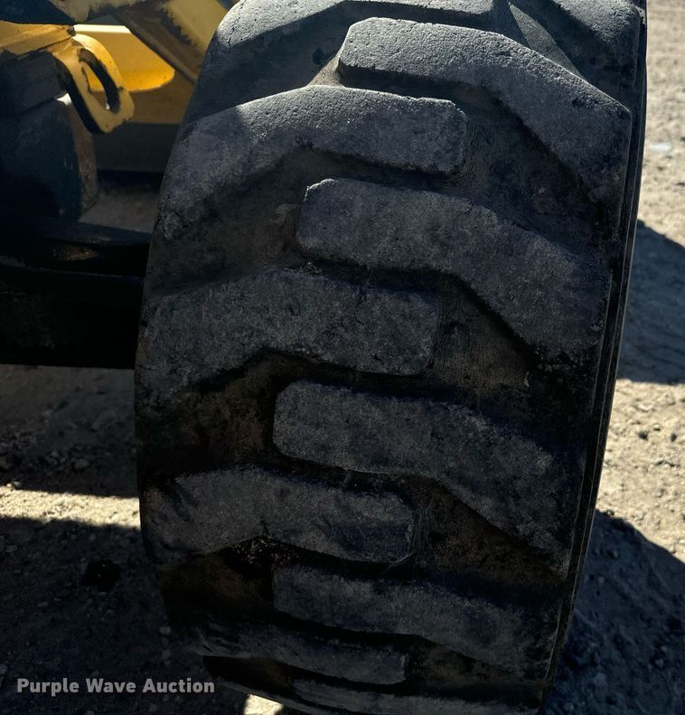 image for item DX3733 2003 New Holland LB75B backhoe