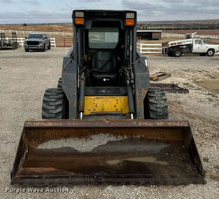 image for item DX3770 2003 New Holland LS190 skid steer loader