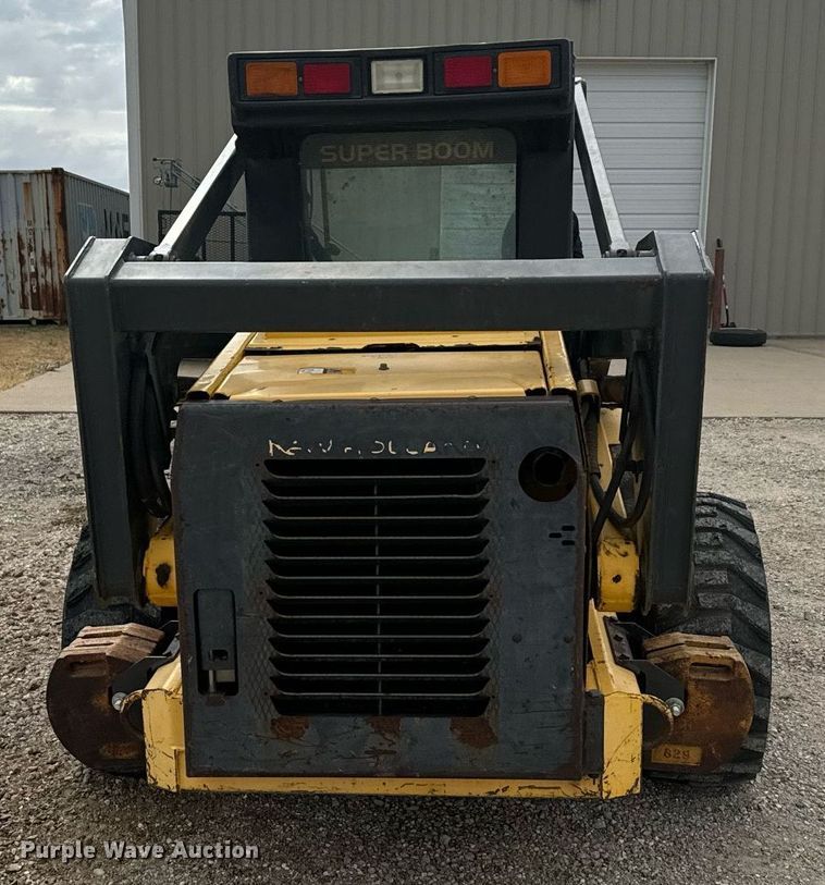 image for item DX3770 2003 New Holland LS190 skid steer loader